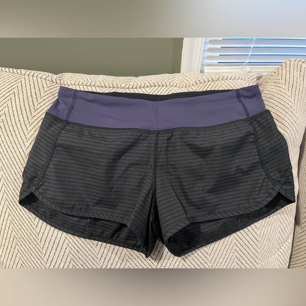 Lululemon size 6 Charcoal Stripe Run Speed Short